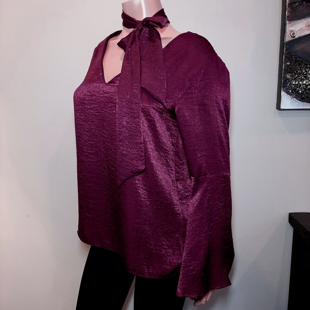 ARTIZAN ROBIN BARRE Flare Sleeve Satin Blouse Top Burgundy Womens Size Medium - Picture 2 of 14